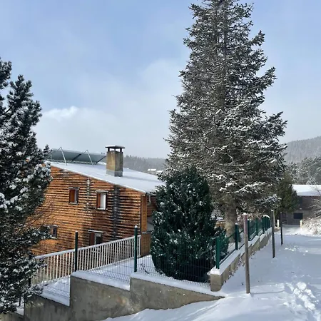 Chalet Isard Pyrenees 2000 - 300m Des Pistes