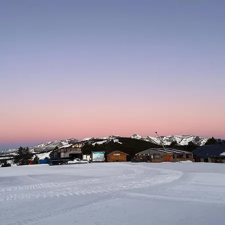 Isard Pyrenees 2000 - 300m Des Pistes シャレー *